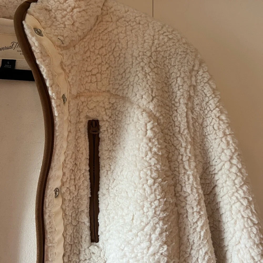 Sherpa Jacket Universal Threads - Picture 3 of 5